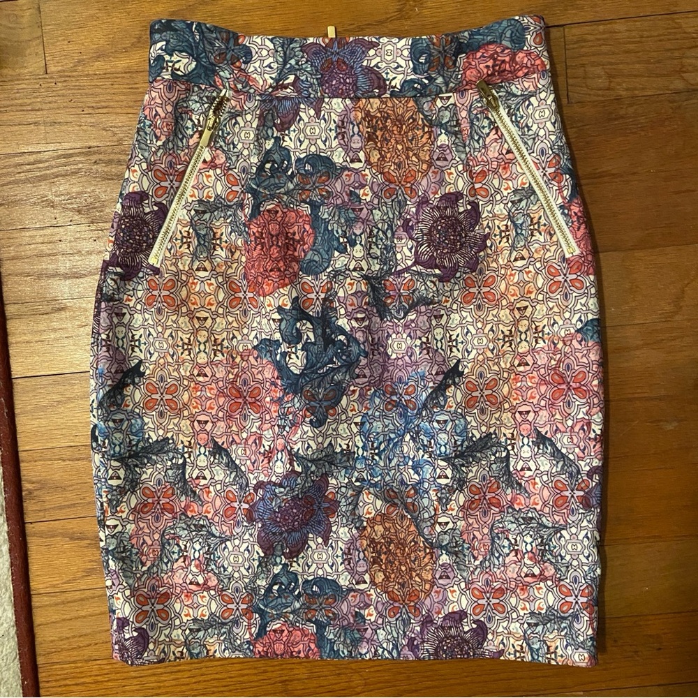 SOLD H&M bold print pencil skirt